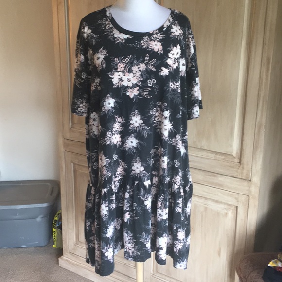 Angie Dresses & Skirts - Angie Black Flowered Dress - 2 X